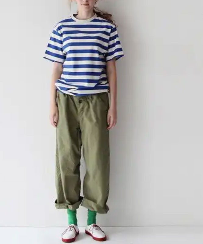 What Colour Shirt Goes With Green Pants